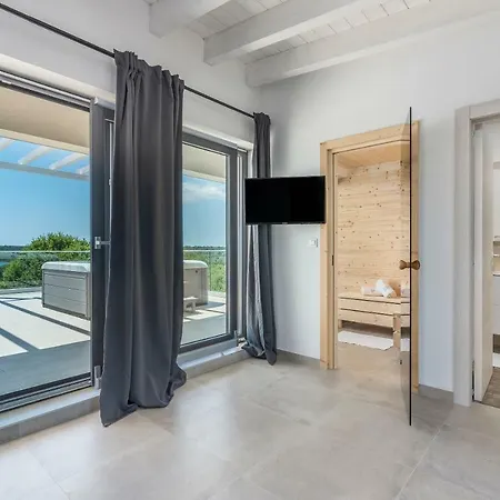 Sole Holiday Villa *