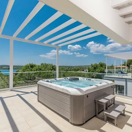 Sole Holiday Villa *