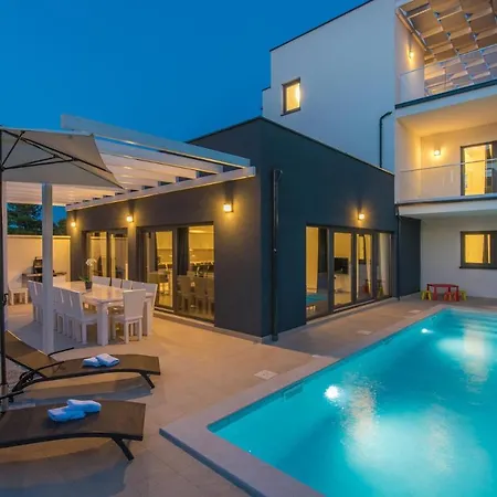 Sole Holiday Villa *